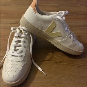 Veja Women's White and Cream Sneakers